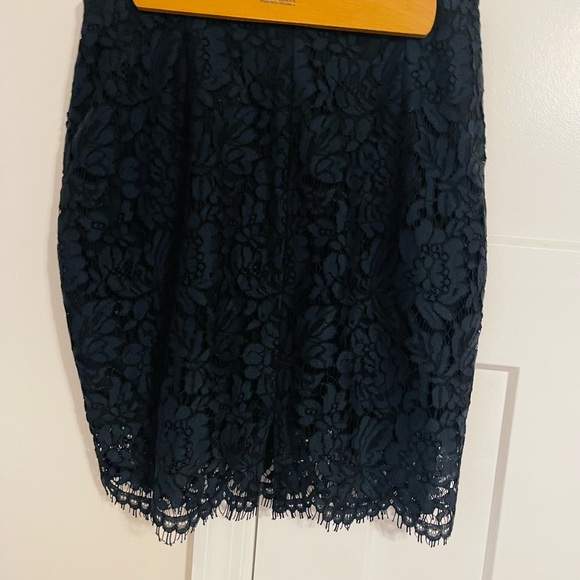 Banana Republic Black Floral Lace Pencil Skirt - Picture 3 of 6